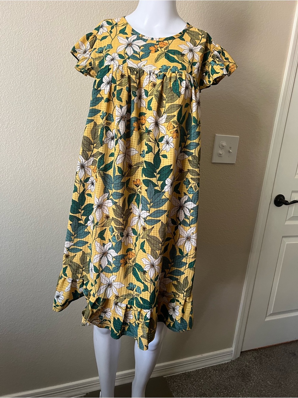 Who What Wear Yellow Floral Babydoll Dress Size M